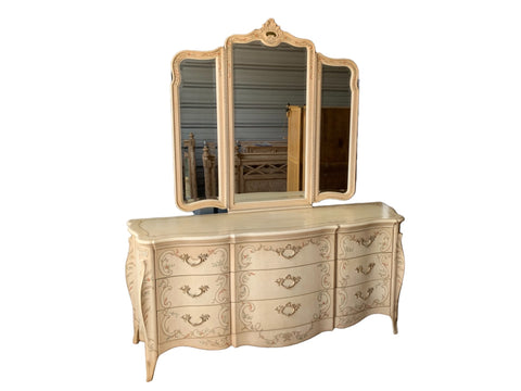 Drexel Heritage French Provincial "Adriana" dresser with Mirror & 9 Drawers