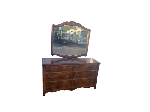 Ethan Allen French Country 6 drawers dresser with mirror set