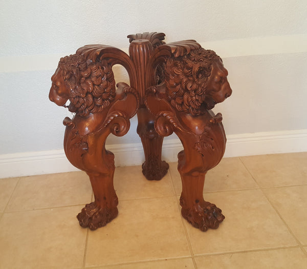 Beautiful Vintage Carved Mahogany Table Base 3 Large Winged Lions Detailed Mane