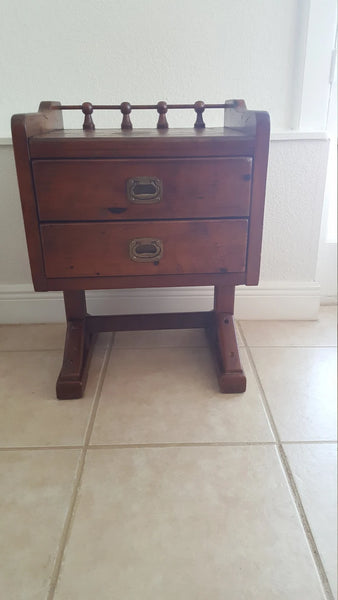 Young & Hinkle Solid Wood Nightstand 2 drawers table