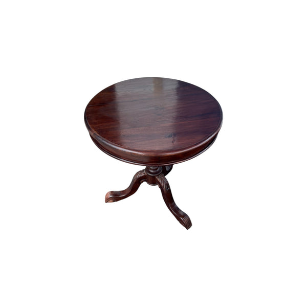 Vintage Tommy Bahama Style wooden coffee/end tables set with pineapple accents.