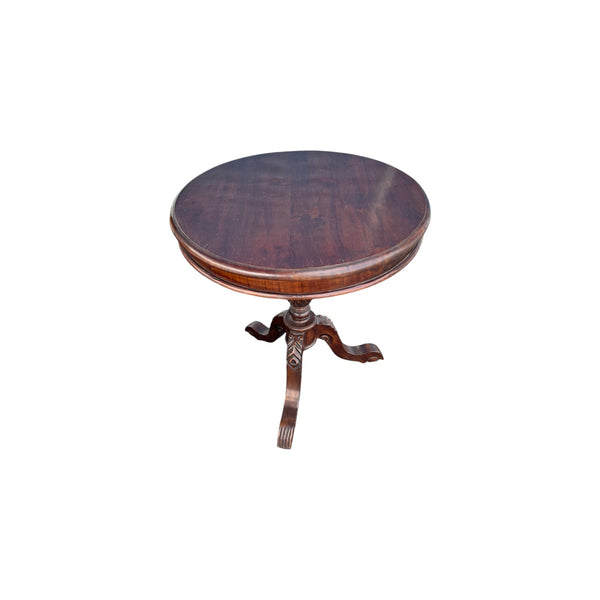 Vintage Tommy Bahama Style wooden coffee/end tables set with pineapple accents.