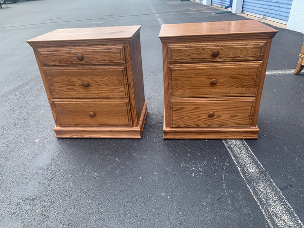 Amish style Traditional Oak 3 Drawer Nightstands