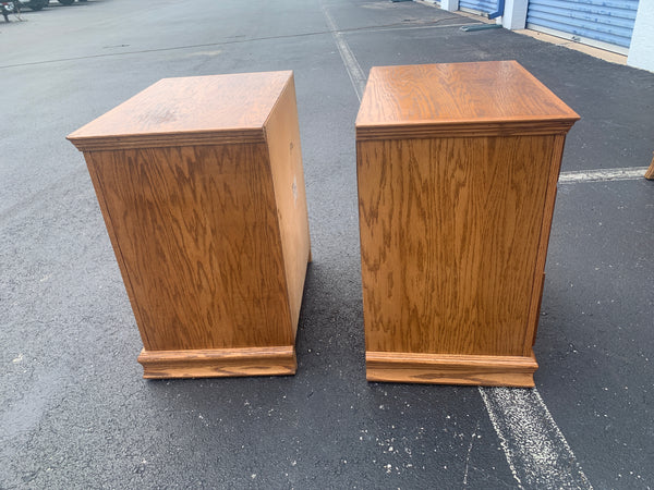 Amish style Traditional Oak 3 Drawer Nightstands