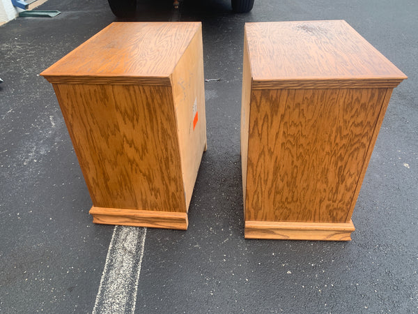 Amish style Traditional Oak 3 Drawer Nightstands