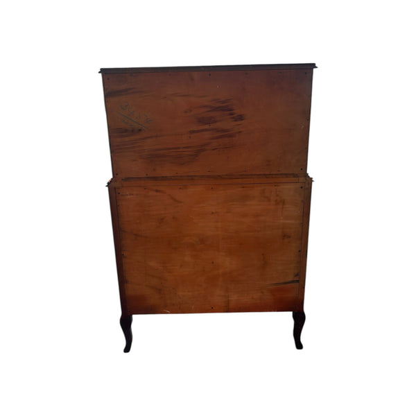 Vanleigh Attributed Early 1900s Flame Mahogany Carved Chest of drawers Louis XV