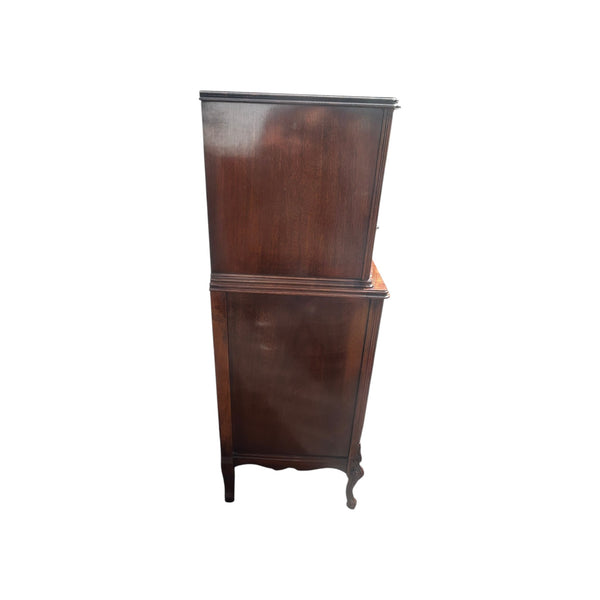 Vanleigh Attributed Early 1900s Flame Mahogany Carved Chest of drawers Louis XV