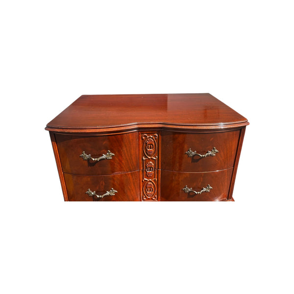 Vanleigh Attributed Early 1900s Flame Mahogany Carved Chest of drawers Louis XV