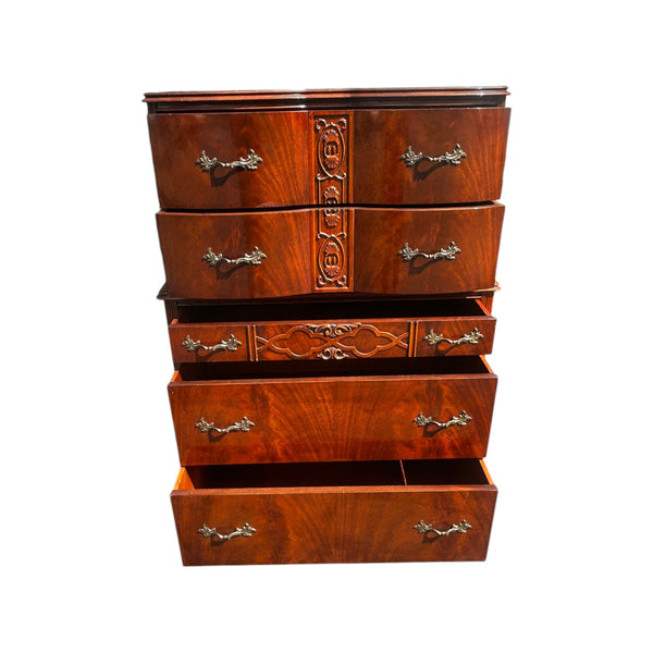 Vanleigh Attributed Early 1900s Flame Mahogany Carved Chest of drawers Louis XV