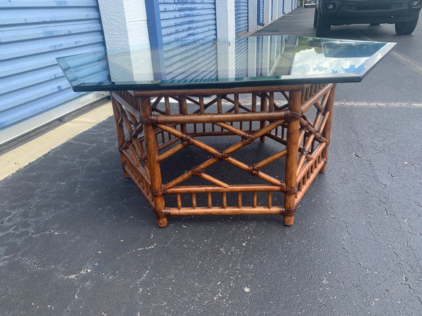 Lexington Tommy Bahama Island Estate Key Largo Cocktail Table With Glass Top