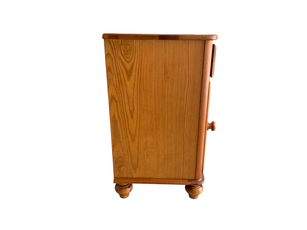 Lexington 624-623 Commode nightstand /end table farmhouse style