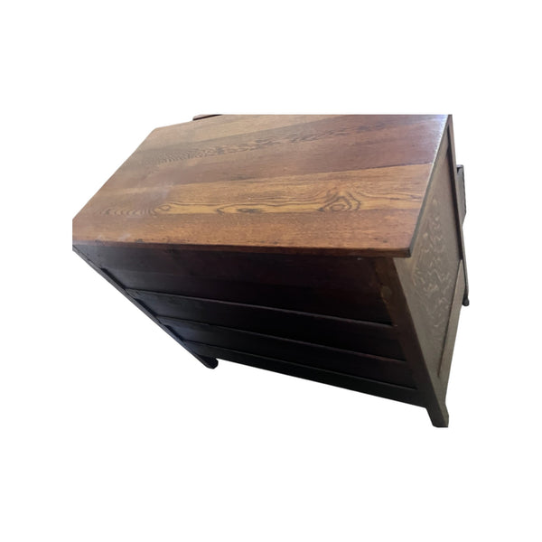 Antique American Tiger Oak Dresser / Bachelor Chest