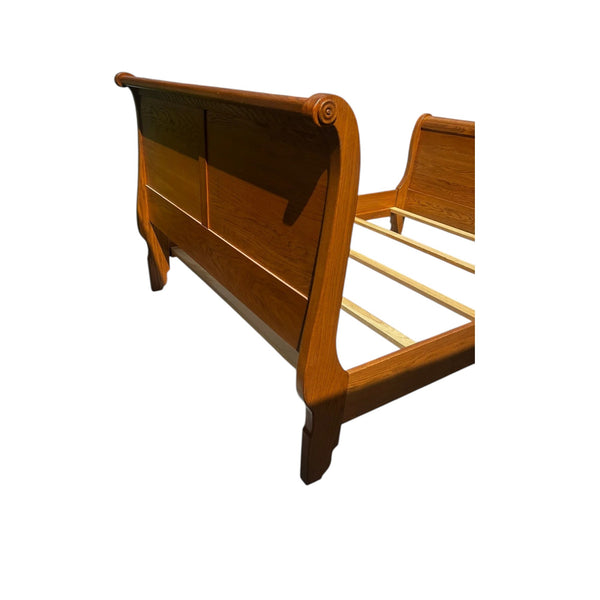Simply Amish Homestead Sleigh Bed Oak Queen size