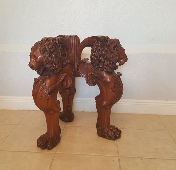 Beautiful Vintage Carved Mahogany Table Base 3 Large Winged Lions Detailed Mane