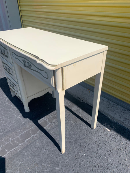 French Provincial 4 drawers desk