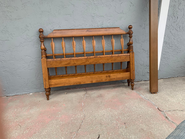 Ethan Allen Heirloom Maple Full Arrow Bed