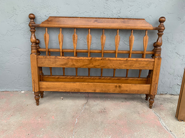 Ethan Allen Heirloom Maple Full Arrow Bed