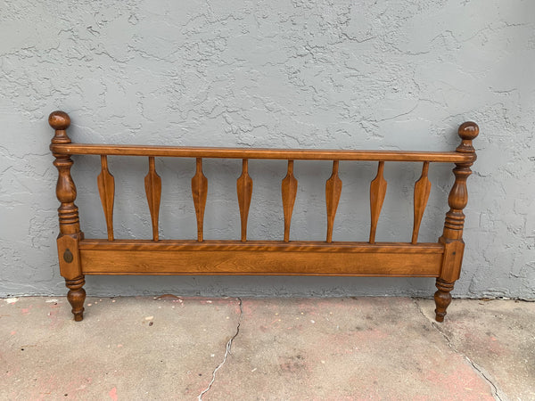 Ethan Allen Heirloom Maple Full Arrow Bed