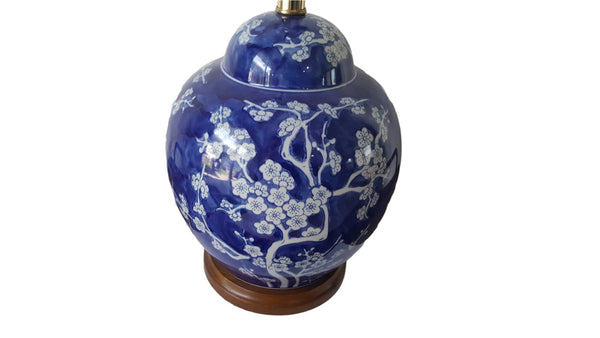 Ralph Lauren Chinoiserie Blue and White table Lamp