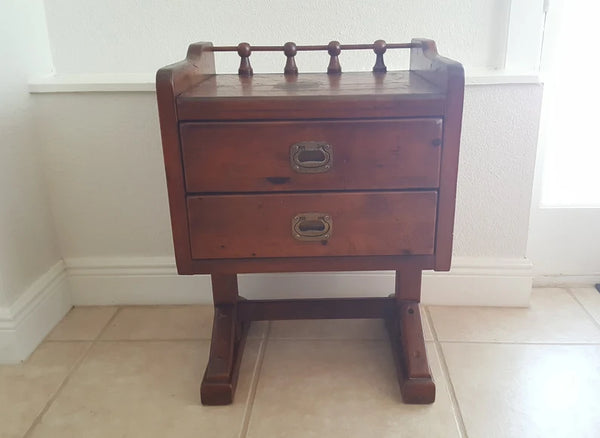 Young & Hinkle Solid Wood Nightstand 2 drawers table