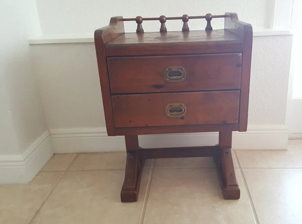 Young & Hinkle Solid Wood Nightstand 2 drawers table